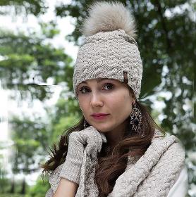 Completo invernale da donna, cappello con trecce, sciarpa, guanti